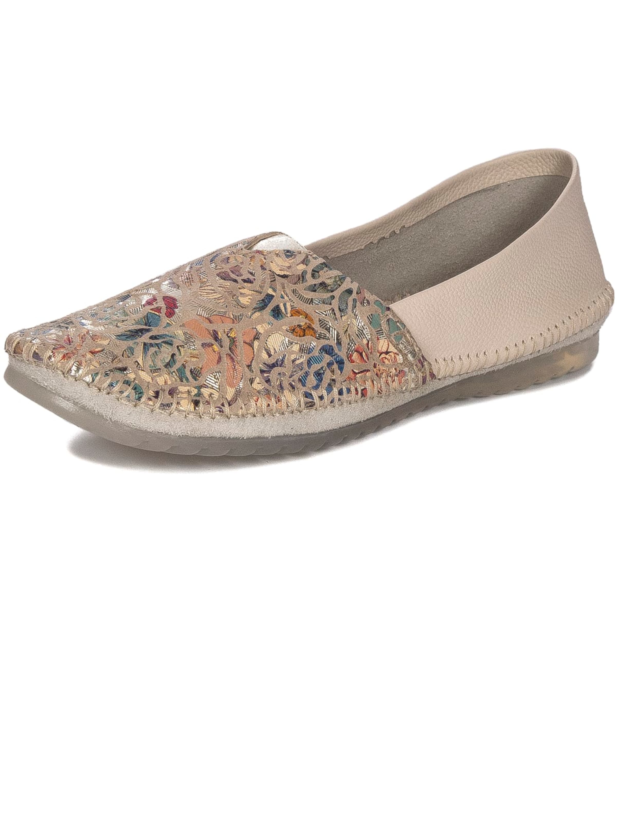 Maciejka Slip-ons in Beige: front