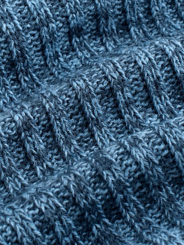 Next Set in Blue
