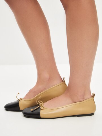 CESARE GASPARI Ballerina in Beige