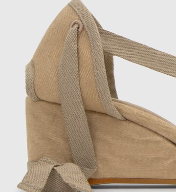 Castañer Espadrilles 'Corcega' in Beige