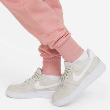 Nike Sportswear Tapered Hose in Pink