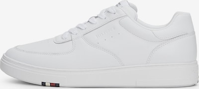 TOMMY HILFIGER Baskets basses en blanc, Vue avec produit