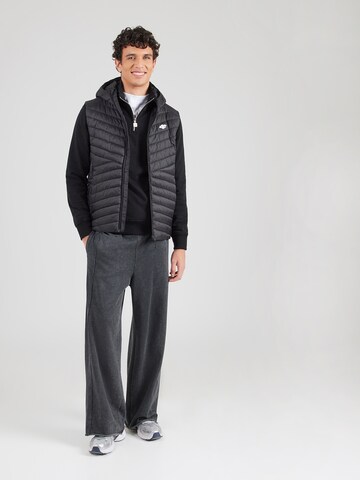 Vestă sport de la 4F pe negru