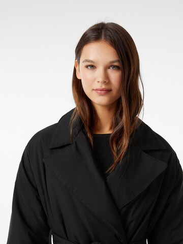 Manteau mi-saison Bershka en noir