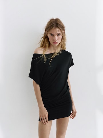 Pull&Bear Sukienka w kolorze czarny: przód