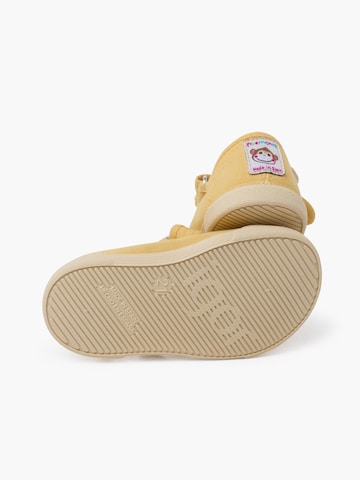 Ballerina di Pisamonas in giallo