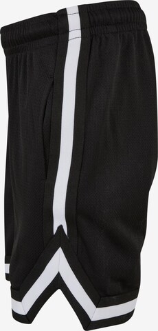 regular Pantaloni di Urban Classics in nero