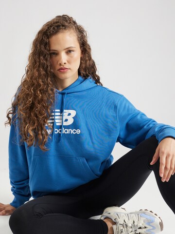 new balance Свитшот 'Essentials' в Синий: спереди