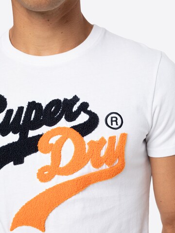 T-Shirt 'Source' Superdry en blanc