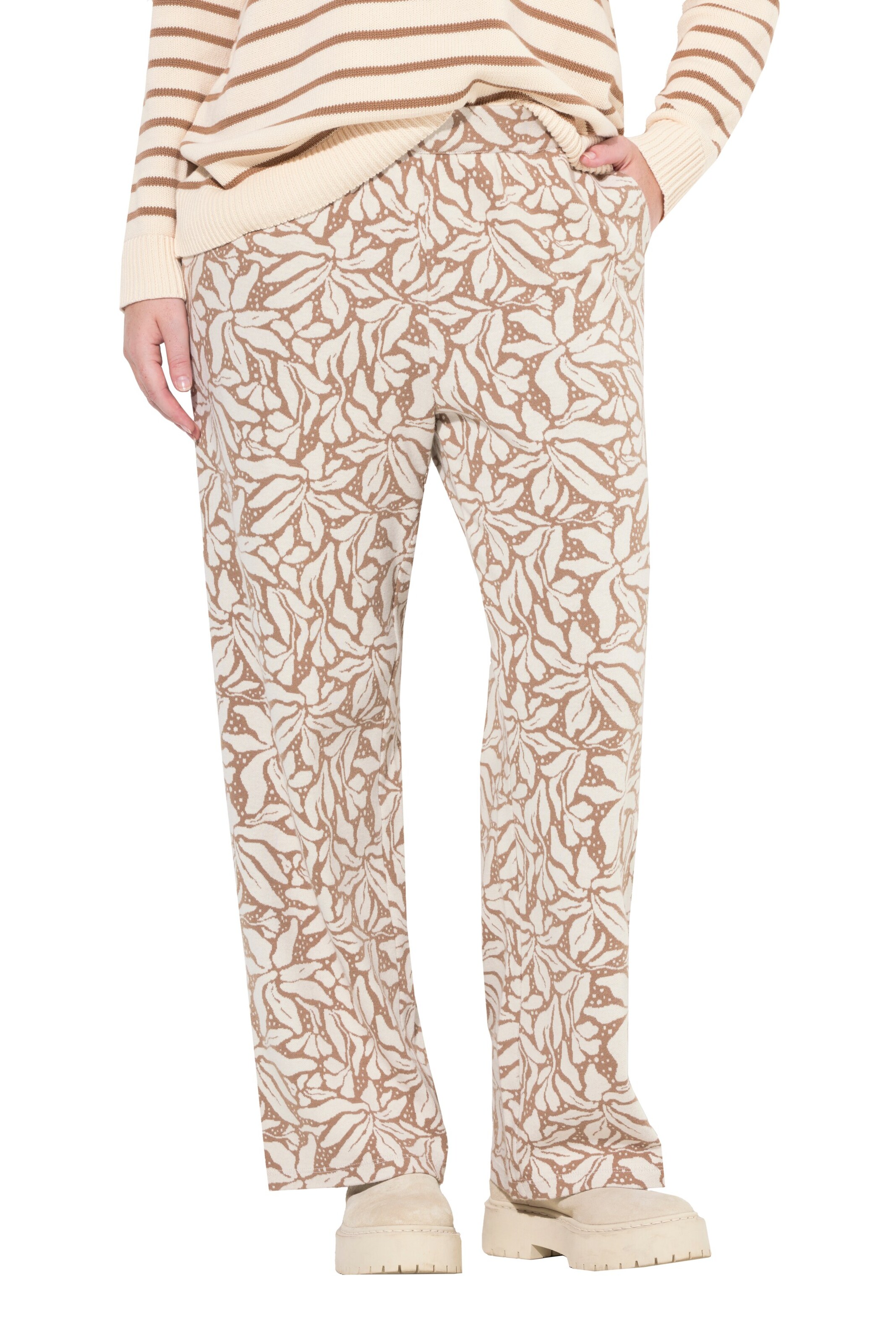 Ulla Popken Wide Leg Strickhose in Braun: Vorderseite