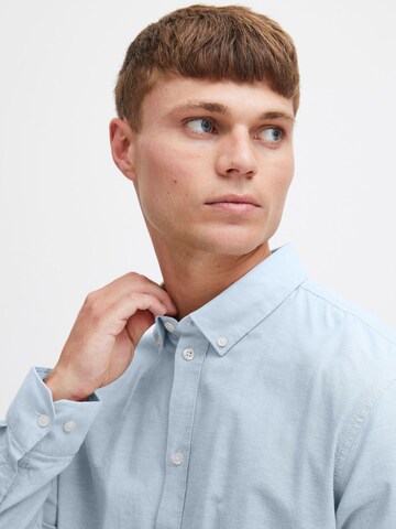 !Solid - Ajuste regular Camisa 'SD Val' en azul