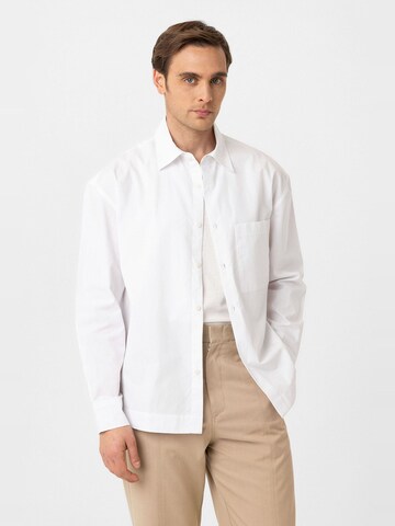 Coupe regular Chemise 'Jimin' Antioch en blanc : devant