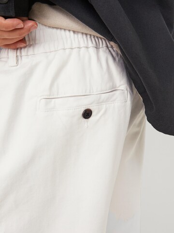 Loosefit Pantalon à pince 'KARL LAWRENCE' JACK & JONES en blanc