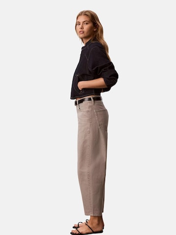 Calvin Klein Barrel Jeans 'BARRIEL' i grå