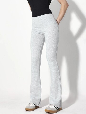 Skinny Leggings di Qu Style in grigio: frontale