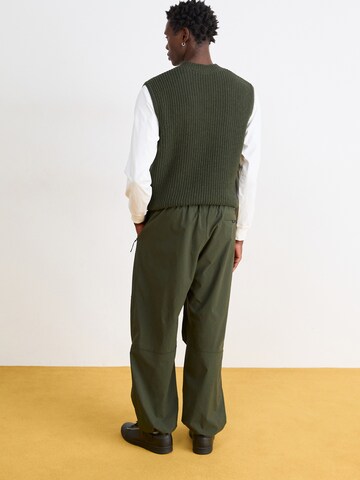 Nike Sportswear Baggy Pants 'Tech' in Green