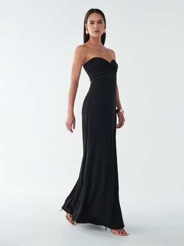 Rochie 'Chase' de la BWLDR pe negru