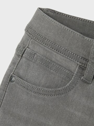 regular Jeans 'NKMRyan' di NAME IT in grigio