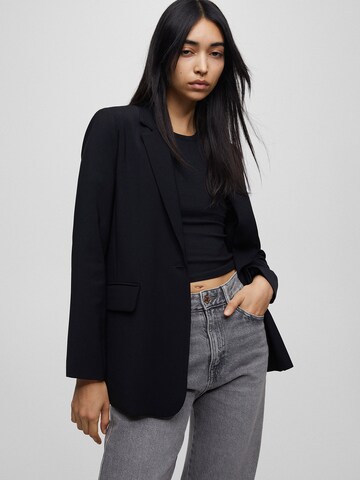 Sacou de la Pull&Bear pe negru: față