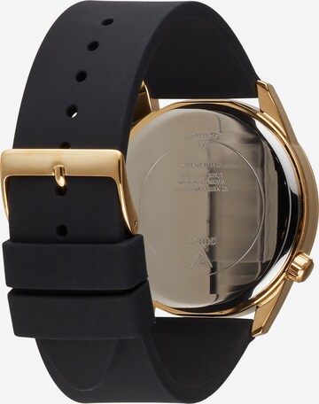 auksinė GUESS Analoginis (įprasto dizaino) laikrodis