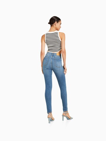 Bershka Skinny Jeans in Blau