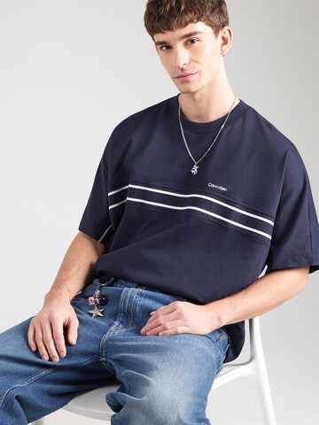 T-Shirt Calvin Klein en bleu : devant