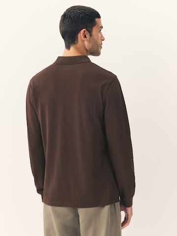 Next T-shirt i brun
