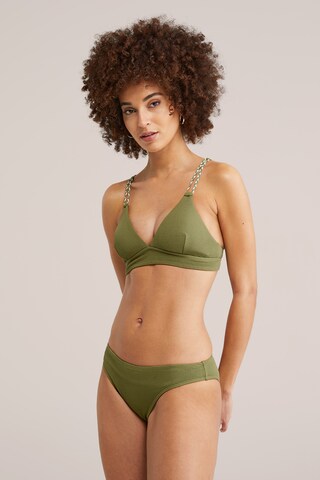 WE Fashion Triangle Bikini top in Green: front