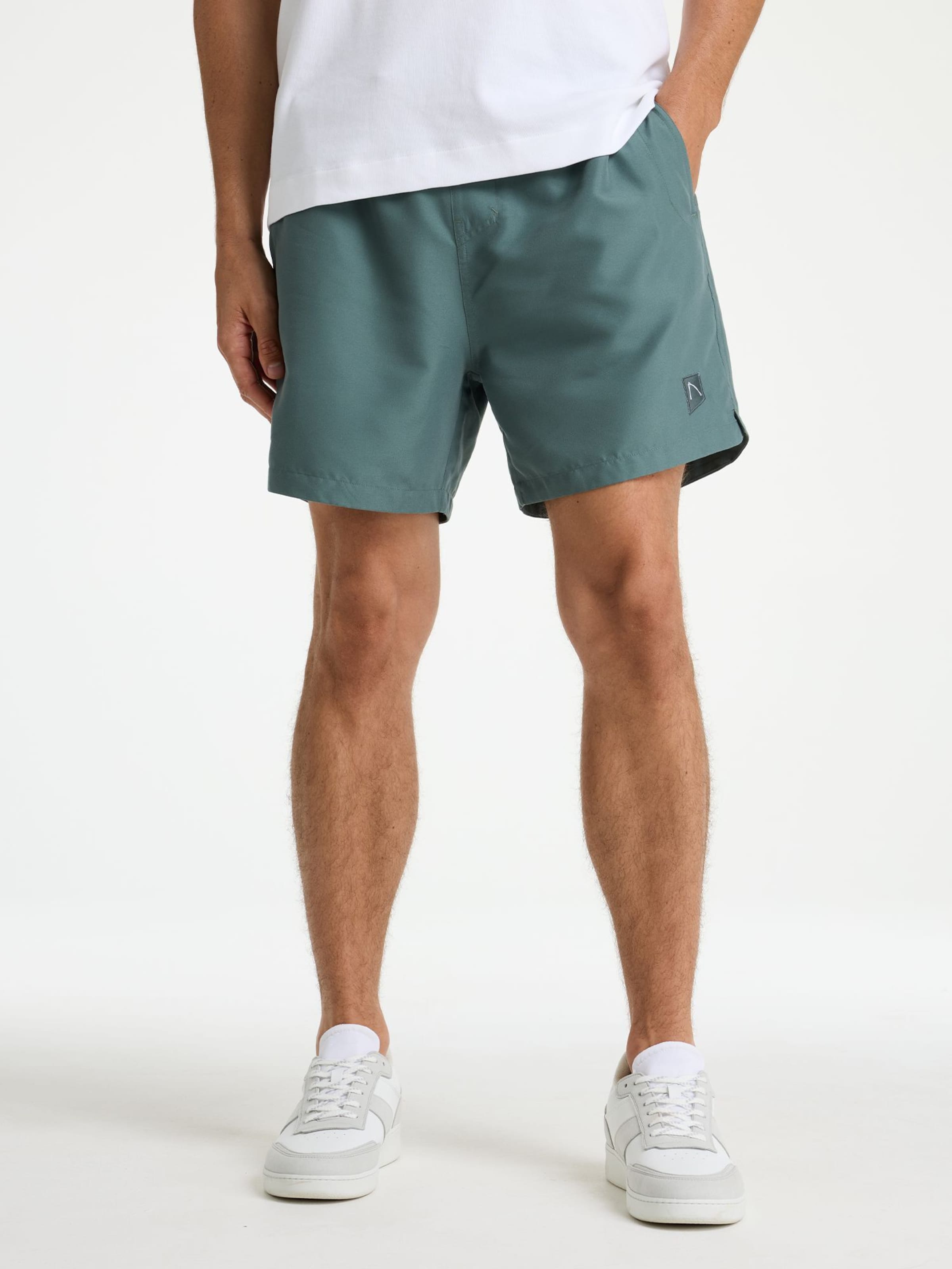 CHASIN' Board shorts 'Soll' in Green: front