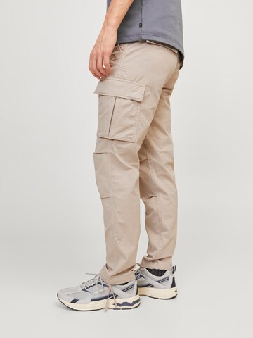 Tapered Pantaloni cargo 'JPStace JJTucker' di JACK & JONES in beige