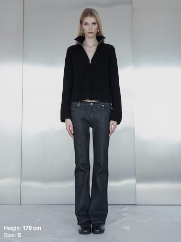 ENRAGE Oversized neulepaita värissä musta