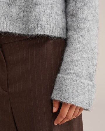 WE Fashion Pullover in Grau