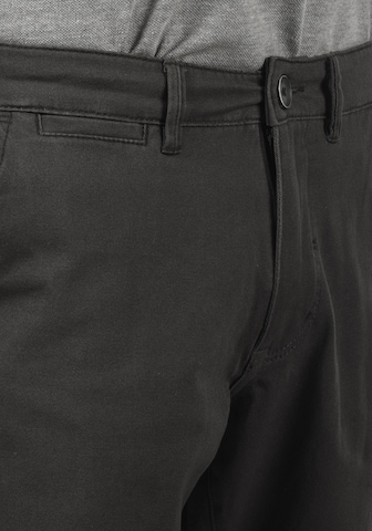 BLEND Regular Chinoshorts 'Pierre' in Grau