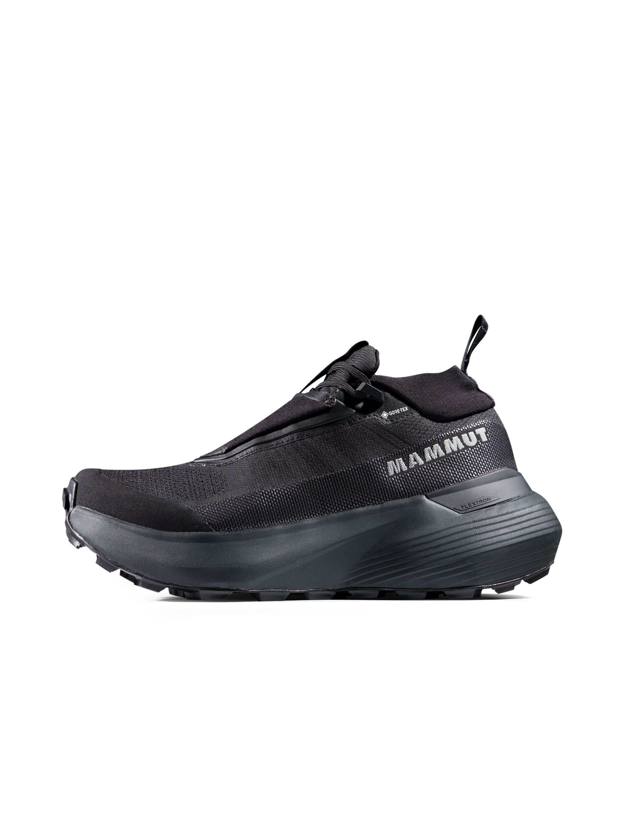 MAMMUT Flats in Black: front