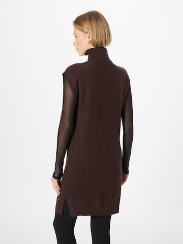Hailys Sweter 'Klara' w kolorze brązowy