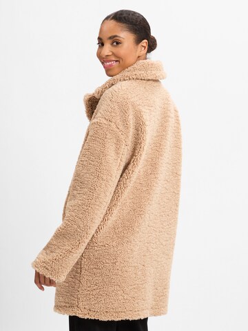 Marie Lund Tussenmantel in Beige