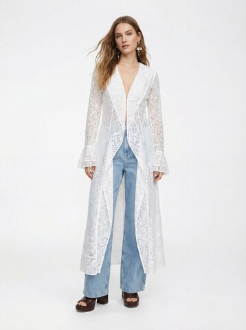 KAVAZI Платье в Белый