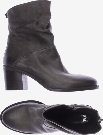 SPM Dress Boots in 41 in Grey: front