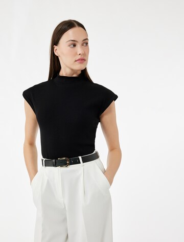 Koton T-Shirt in Schwarz