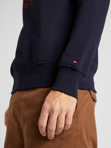 TOMMY HILFIGER Sweatshirt in Blau