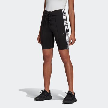 ADIDAS ORIGINALS Skinny Shorts in Schwarz: predná strana