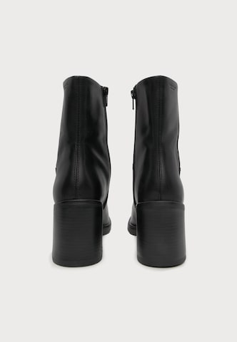 VAGABOND SHOEMAKERS Ankle Boots 'MERYL' in Black: back