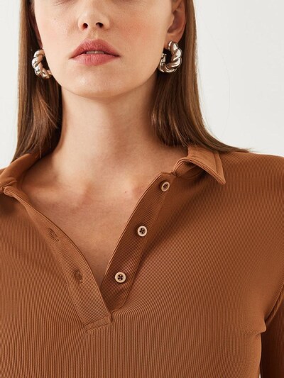 Bianco Lucci T-shirt en caramel, Vue avec produit