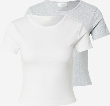 Gina Tricot Тениска в сиво: отпред