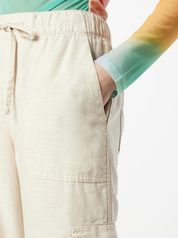 GAP Regular Cargo Pants in Beige