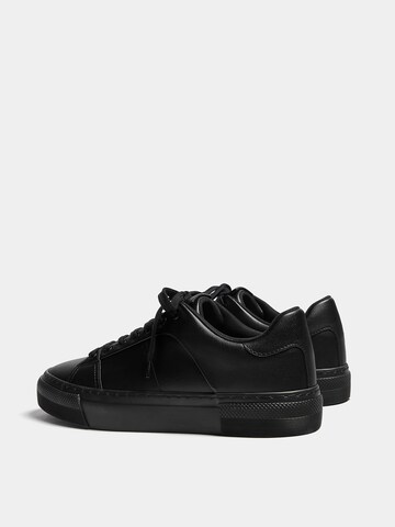 Pull&Bear Låg sneaker i svart