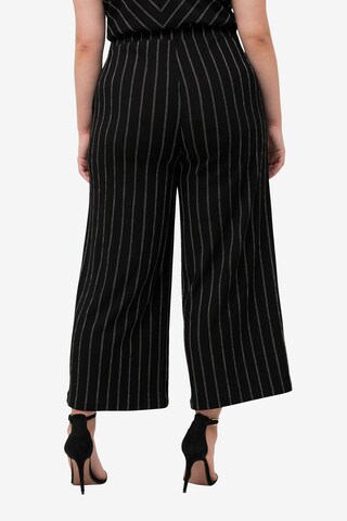 Wide leg Pantaloni di Ulla Popken in nero