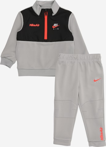 Regular Trening 'AIR' de la Nike Sportswear pe gri: față