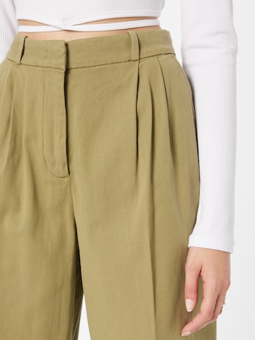 UNITED COLORS OF BENETTON Zúžený Kalhoty se sklady v pase – zelená