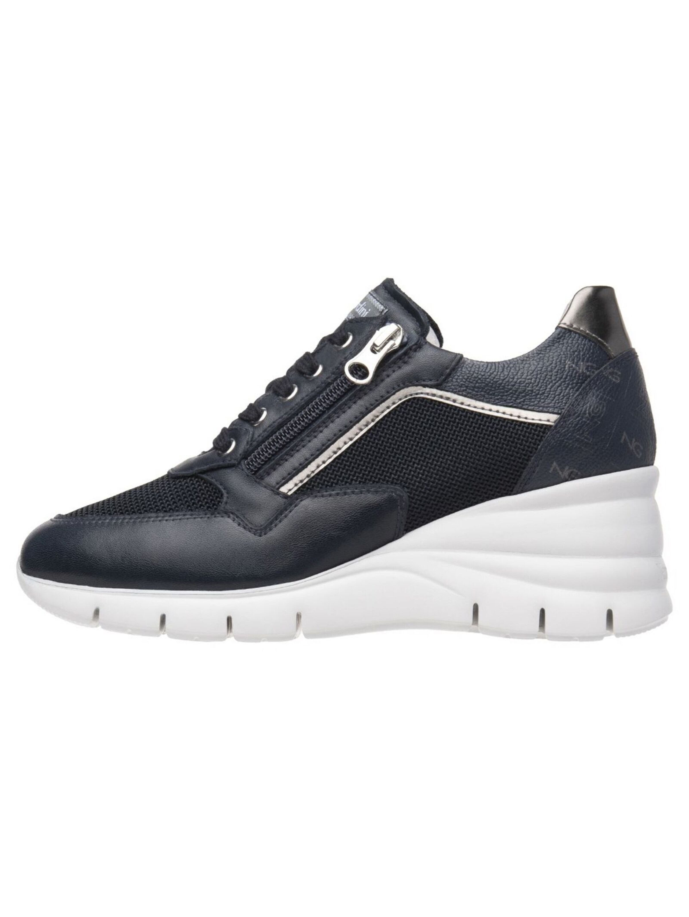 Baskets basses Nero Giardini en bleu